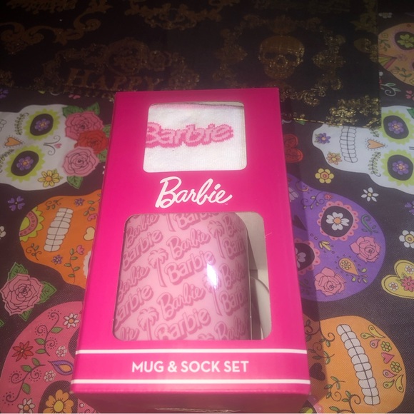 Barbie the movie Mug and socks gift set. New in box perfect holiday gift - Picture 3 of 7